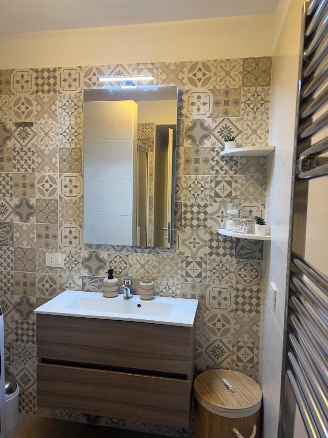Apartamento Regina Milano In Porta Romana 3 - Sky Tv, Wifi & Breakfast Box Exterior foto