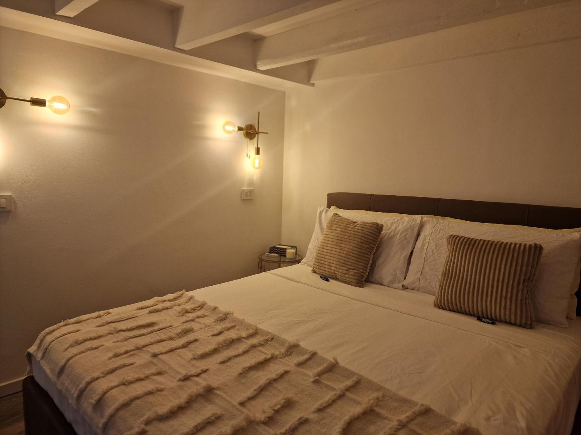 Apartamento Regina Milano In Porta Romana 3 - Sky Tv, Wifi & Breakfast Box Exterior foto